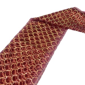 Tela bordada de lentejuelas de malla fantasma blanca 100% poliéster para accesorios de vestido de boda de diseñador DIY toldos-lentejuelas de escamas de pescado - Product Image 5