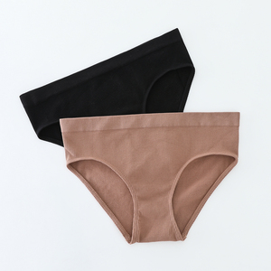 Nuevo Diseño de Alta Calidad, Transpirables y Elegantes, Bragas de Corte Alto Sin Costuras para Mujer, Teñidas en Color Sólido, para Uso Diario - Product Image 1
