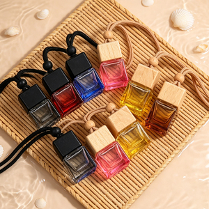 Flacon diffuseur de parfum pour voiture personnalisé de 8 ml, flacon en verre carré multicolores avec bouchon en bois pour la décoration de la voiture - Product Image 6