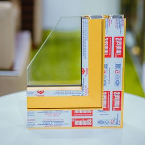 Profils en aluminium doré Shalumi de qualité supérieure pour portes et fenêtres, soudage, découpe, série 6000, épaisseur et couleur personnalisables, Vietnam - Product Image 1