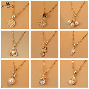 Trébol de cuatro hojas de acero inoxidable chapado en oro de 14K, Perla de imitación de circón de cobre, collares de joyería de moda de lujo para uso diario - Product Image 1