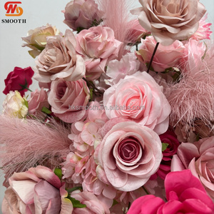 NUEVO Arreglo Floral para Boda en Rosa y Rojo con Hierba de Pampas, Decoración Floral Artificial Personalizada para Bodas - Product Image 3