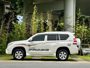 Vente en gros de voitures Toyota Prado d'occasion 2016, importées, 2.7L Auto 4x4 7 places, exportation de SUV tout-terrain Toyota d'occasion - Product Image 2