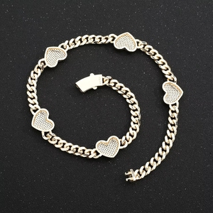 Collier en laiton plaqué or 14 carats avec chaîne cubaine à maillons et pendentif cœur en zircon pour mariages, fiançailles et anniversaires - Product Image 5