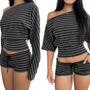 Conjunto Deportivo de 2 Piezas para Mujer, Estilo Casual, Top Largo a Rayas Vintage y Pantalones Cortos Jogger, Tejido Holgado de Spandex/Poliéster - Product Image 1