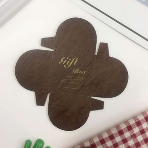 Modèle de boîte cadeau en bois, imprimé au laser, en bois de tilleul brun, découpe artisanale pour projets de bricolage en papier - Product Image 1