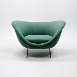 Sillón Moderno Minimalista de Dos Tonos, Tapizado en Terciopelo Ecológico, con Estructura Curva y Patas Metálicas, para Sala de Estar, Dormitorio y Vestíbulo de Hotel - Product Image 4