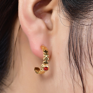 Pendientes de Aro con Forma Geométrica, Diseño de Espina de Pescado Plana de 4 mm, con Incrustaciones de Circonita en Engaste de Bisel, para Uso Diario, en Negro, Blanco, Rojo y Verde - Product Image 2