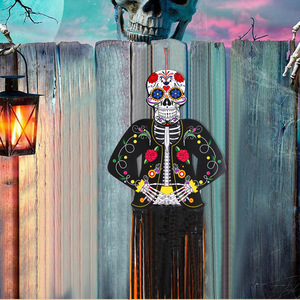 Décoration de fête d'Halloween en gros pour la maison et le jardin, pendentif à pampilles tête de mort du Jour des Morts, ornement de porte à suspendre, tête de mort peinte - Product Image 4