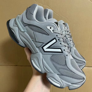 Calzado deportivo informal de lujo con textura de alta gama para hombre y mujer, modelo 9060, de primera calidad, diseño de marca de lujo. - Product Image 1