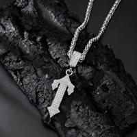 Collier tendance en acier inoxydable plaqué or 18 carats avec pendentif épée, flèche et croix, breloque poignard sertie de zircons et chaîne torsadée pour soirée