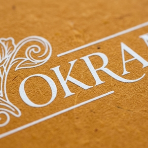 Enveloppes modernes en papier mat lisse couleur Ocre Chaud avec impression blanche minimaliste pour cartes-clés <span class=keywords><strong>d</strong></span>'hôtel, idéales pour les stations balnéaires du <span class=keywords><strong>d</strong></span>ésert et les lodges écologiques - Product Image 2