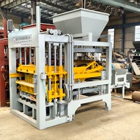 Machine à briques en béton hydraulique QT4-15 pour la fabrication de blocs creux