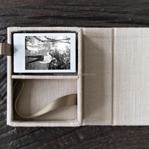 Boîtes à souvenirs en carton avec couverture en tissu et lin pour stockage de photos instantanées de mini images avec logo de taille personnalisée et à deux compartiments - Product Image 1