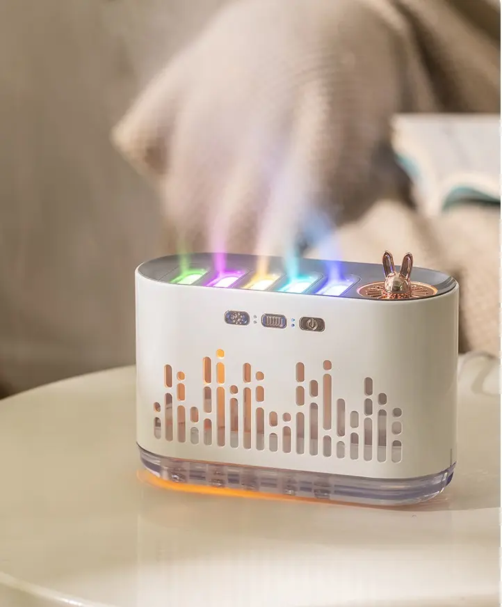 2024 nouveau diffuseur d'huile essentielle à ultrasons à ramassage dynamique, changements de pulvérisation avec musique USB 7 couleurs lumière brouillard lourd diffuseur de Machine
