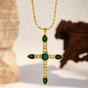 Collana a Croce in Acciaio Inossidabile OEM ODM per Donne, Trendy con Zircone Rosso, Catena con Perline Religiose Cristiane per Anniversari - Product Image 6