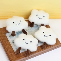 Vente chaude blanc nuage doux en peluche porte-clés usine en gros décorations suspendues pour vêtements et sacs pour vêtements et sacs