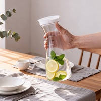 Caraffa per Acqua con Collo Stretto per Bevande Fredde, Colori Personalizzabili, Brocca in Plastica con Coperchio per Feste