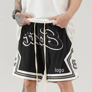 Short de basket-ball hip-hop respirant avec logo personnalisé sur le devant du short - Product Image 1