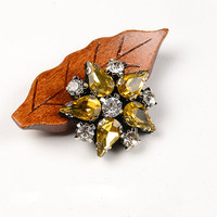 Échantillon gratuit de l'écusson de gelée strass populaire 3D strass patchs perlés cousus sur des patchs diamantés pour accessoires vestimentaires