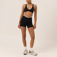 Ensemble de yoga pour femmes : Soutien-gorge de sport à bretelles croisées et dos nu, short taille haute et leggings – 2 couleurs, en nylon et élasthanne, vêtements de sport en gros