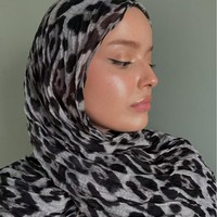Foulard imprimé numérique en modal, vente en gros par pièce ; Foulard doux, transparent et tendance pour l'Europe, l'Amérique et la Malaisie, toutes saisons