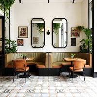 Bancs demi-circulaires en bois pour café, restaurant, chaises, tables, canapés, mobilier de café