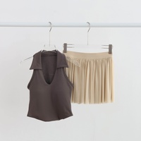 Set Yoga Nyaman Wanita Musim Panas Terbaru Atasan Kerah Polo dengan Bantalan Dada dan Model Draped, Set Yoga yang Nyaman