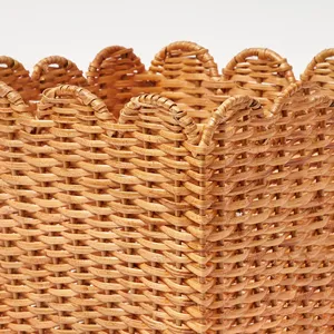 Nouveau choix : Corbeille à papier en rotin festonné, panier de rangement en rotin OEM, tissé, variété de tailles, fabriqué à la main au Vietnam - Product Image 4