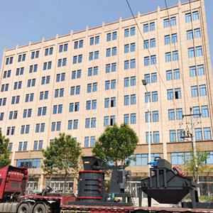 Precio de Fábrica: Trituradora de Arcilla Vertical de Martillos Compuesta para Ladrillos, Roca y Canteras de Montaña - Product Image 1