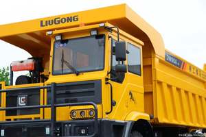 Camión Todoterreno Liugong de Servicio Pesado 59T-60T DW90A con Cucharón Resistente al Desgaste de 32m, Certificado CE ISO para Operaciones Mineras - Product Image 3