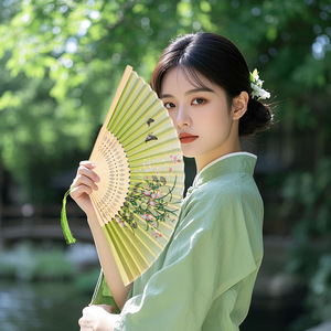 พัดไม้ไผ่พับได้ พกพาสะดวก ลายพิมพ์โบราณ สไตล์จีนดั้งเดิม สวยงามแบบฮั่นฝู กี่เพ้า สำหรับผู้หญิง การแสดงเต้นรำ เด็กๆ - Product Image 2