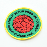 Patch brodé 3D thermocollant avec logo de marque en gros, lettres à coudre, badges et patchs brodés unis