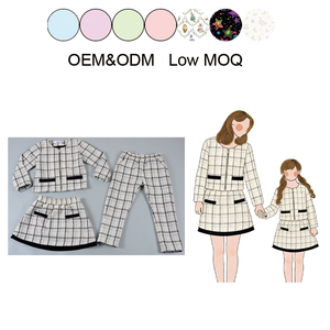Set Due Pezzi Elegante per Ragazze 9-12 Anni con Logo Personalizzato, Completo a Quadri con Maniche Lunghe e Gonna - Product Image 4