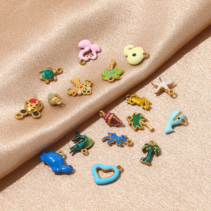 Sueño Veraniego Caprichoso |   Charm delicado de acero inoxidable con baño de oro PVD de 18K y esmalte para la creación de joyería DIY |   Colgante Tropical Oceánico - Product Image 4