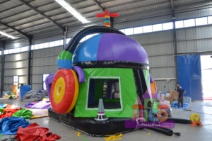 Château gonflable arc-en-ciel en forme de fleur avec fenêtres à volets pour aire de jeux intérieure pour enfants - Product Image 4