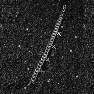 Nouveau Bracelet Homme Style Hiphop avec Pendentif Croix Géométrique au Design Simple, en Alliage Plaqué Or et Argent, Bijoux en Gros - Product Image 3