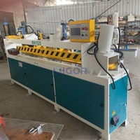 Machine à connecter les bords du bois pour la fabrication de profilés en bois avec jointure à languettes
