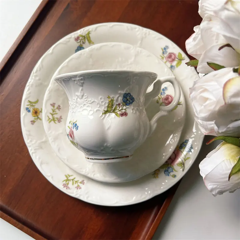 Juego de vajilla de cerámica floral vintage francés, taza de café para té de la tarde y platos de postre