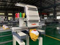 Machine à broder commerciale informatisée automatique haute vitesse YunFu à 12/15 aiguilles pour tissus, chapeaux et t-shirts, avec économie d'énergie