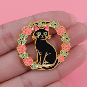 Broche de revers en émail souple motif renard de dessin animé, mignonne, pour sac à dos, pour hommes et femmes, badges, broches pour vêtements, accessoires de mode, cadeaux sur le thème des fruits - Product Image 3