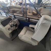 Triton – bateau de luxe à deux étages avec zone de roulage, style à la mode