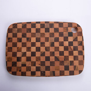 เขียงไม้ลายหมากรุกขนาดเล็ก 34 x 24 ซม. คุณภาพดีที่สุด สำหรับหั่นผักและเนื้อ สำหรับใช้ในครัว - Product Image 4