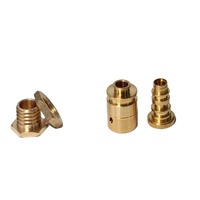 Raccords de tuyauterie filetés Matériaux de plomberie Corps en fonte malléable OEM Tête chaude personnalisée Techniques hexagonales Support de surface Heures DIN