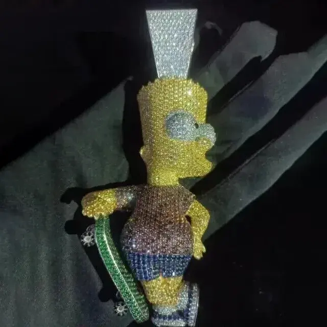 قلادة هيب هوب مخصصة ثلاثية الأبعاد على شكل شخصيات سيمبسون كرتونية مع ماس مصنع من نوع المويسانتي قلادة هيب هوب سلسلة حول الرقبة تحمل اسم مجوهرات رجالية رائعة