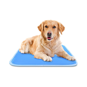 Tapis rafraîchissant pour animaux de compagnie - Grand, bleu - Tapis auto-rafraîchissant activé par la pression pour chiens et chats de 46 à 80 lb - Gel non toxique, pas d'eau nécessaire - Product Image 1