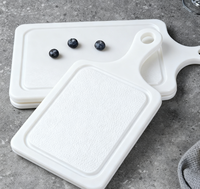 Planche à découper en plastique HDPE multi-usages OEM, assiette alimentaire, antibactérienne, écologique, durable, antidérapante, légère, 1,5 cm, ustensiles de cuisine