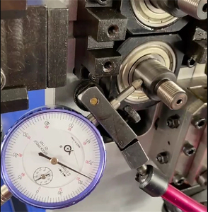 Machine de fabrication de compteurs à ressort hélicoïdal de 0.15- 0.8mm, machine à ressort de compression de batterie - Product Image 2