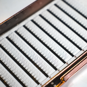 Extensions de cils de Volume russe Premium Mink Silk Premade Fans Cils Longue/courte Tige En Vrac Meilleures Ventes - Product Image 2