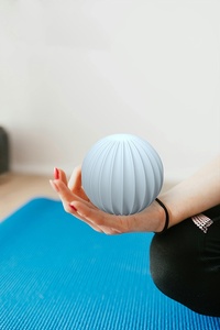 CZFIT Factory Best Seller PVC & Silicone Weighted Ball for <span class=keywords><strong>Yoga</strong></span> Pilates Strength Training-Portable Arm Training Exercise Unisex - Product Image 3
